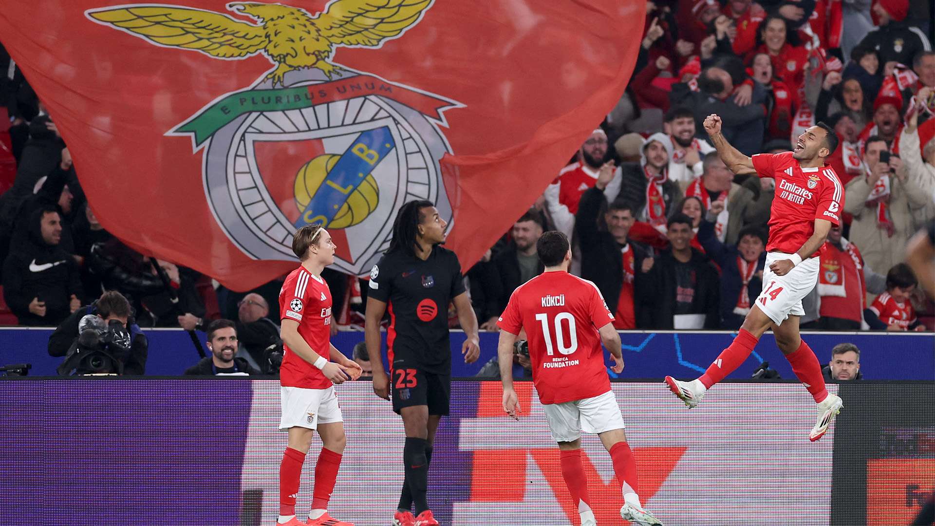 向中超傳統 向中超傳統